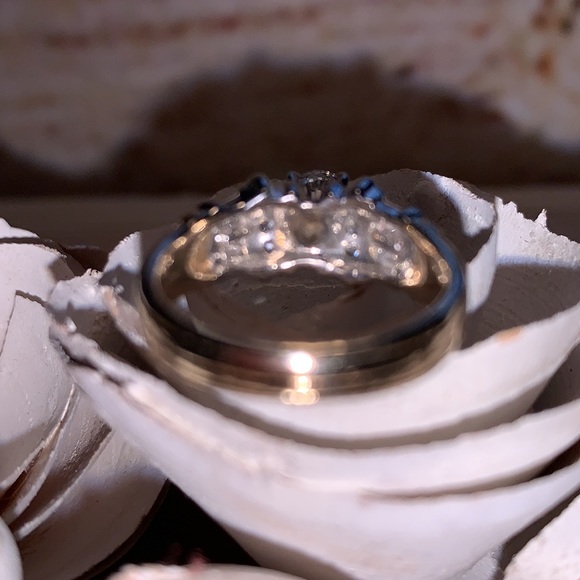 Leo Diamond Engagement Ring - Picture 12 of 17